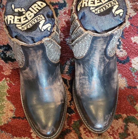 Freebird Salamanca Brown Boots - Picture 2 of 7